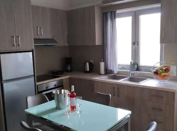 Fotakis - Comfortable Newbuilt 2 Bedroom Home, 20 Meters From The Sea Appartement