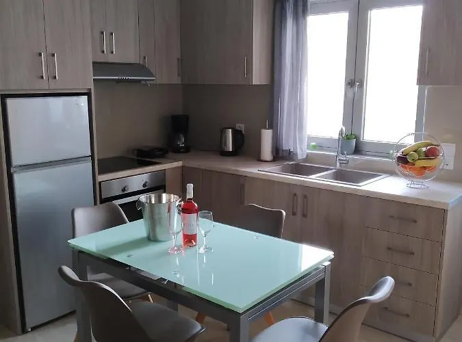 Appartement Fotakis - Comfortable Newbuilt 2 Bedroom Home, 20 Meters From The Sea *