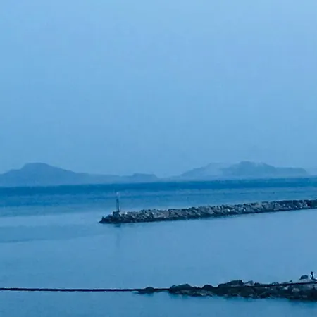 Fotakis - Comfortable Newbuilt 2 Bedroom Home, 20 Meters From The Sea