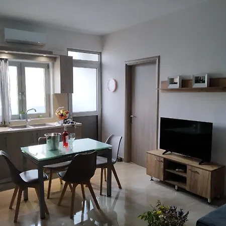 Fotakis - Comfortable Newbuilt 2 Bedroom Home, 20 Meters From The Sea Apartmán *