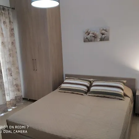 Fotakis - Comfortable Newbuilt 2 Bedroom Home, 20 Meters From The Sea