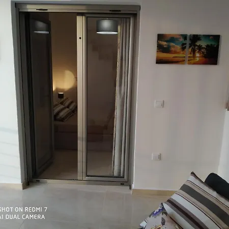 Fotakis - Comfortable Newbuilt 2 Bedroom Home, 20 Meters From The Sea *