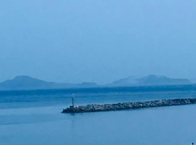 Fotakis - Comfortable Newbuilt 2 Bedroom Home, 20 Meters From The Sea