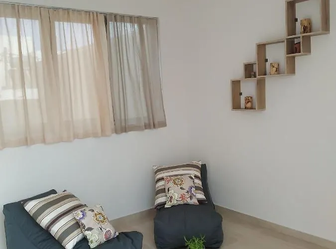 Fotakis - Comfortable Newbuilt 2 Bedroom Home, 20 Meters From The Sea