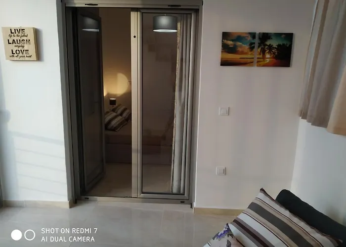 Fotakis - Comfortable Newbuilt 2 Bedroom Home, 20 Meters From The Sea *