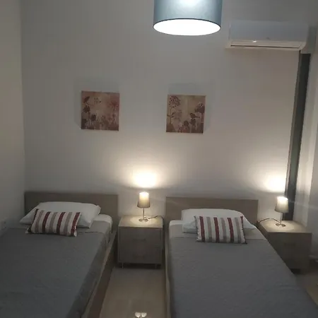 Fotakis - Comfortable Newbuilt 2 Bedroom Home, 20 Meters From The Sea